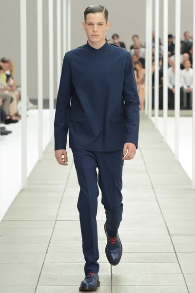 Look 3